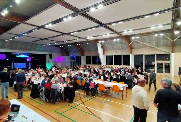 Les poêlons ont chauffé pour la soirée dansante « raclette party » !